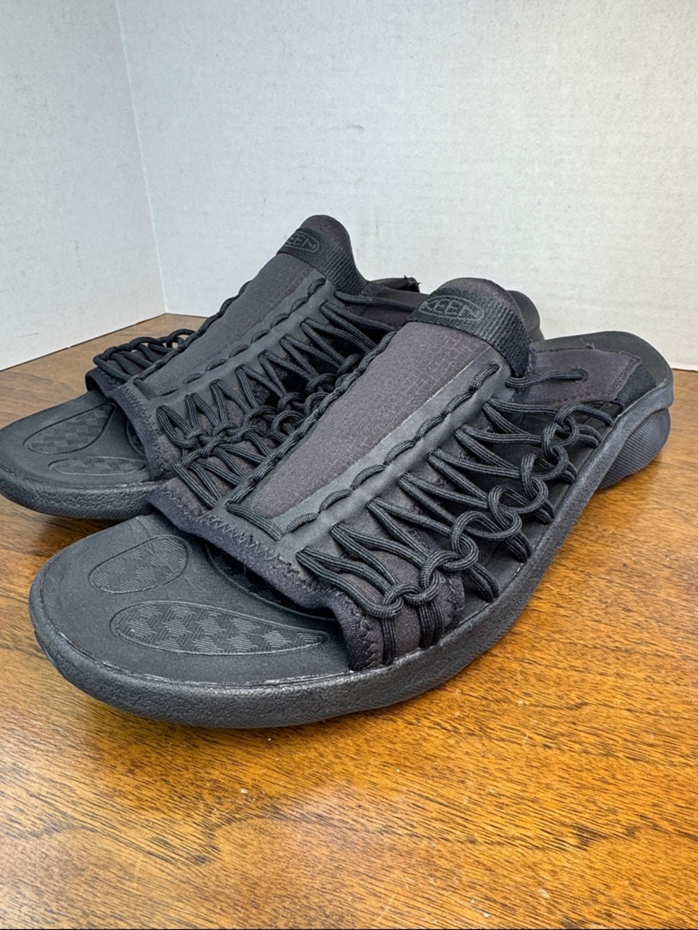 EUC Keen Mens Uneek SNK Braided Rope Bungee Slides Beach Sandals, sz 12